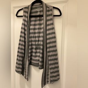 Sonoma lightweight knit gray striped vest size small